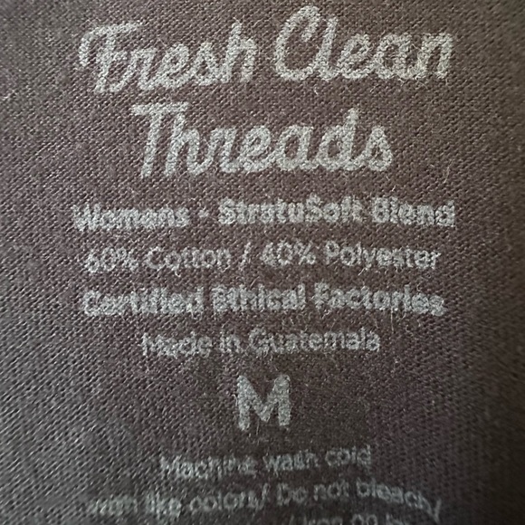 Fresh Clean Threads Women's V-Neck T-Shirt Stratusoft Black Size M - Picture 2 of 3